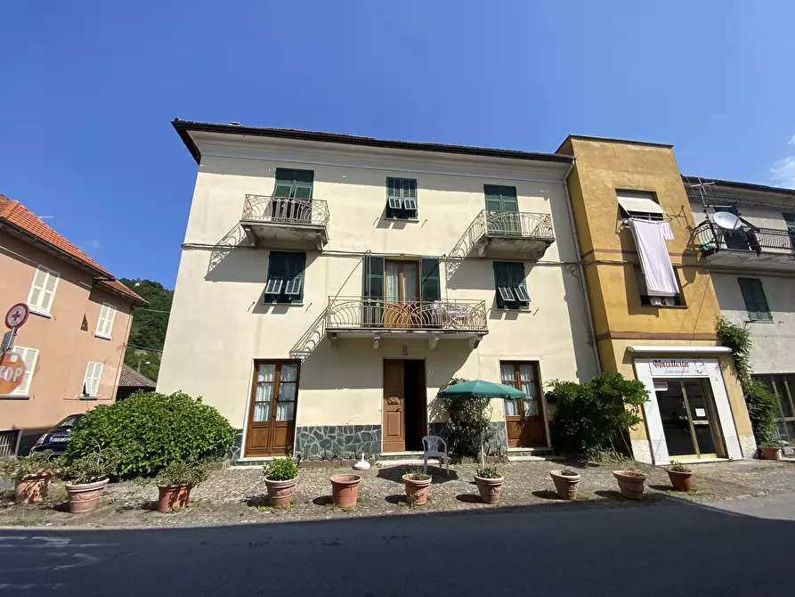 Immagine 4 di Palazzo in vendita  in Via Stefano Ramorino 3 a Urbe