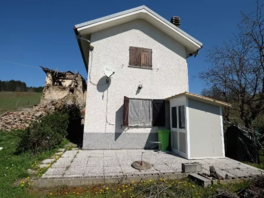Immagine 17 di Villa in vendita  a Mioglia