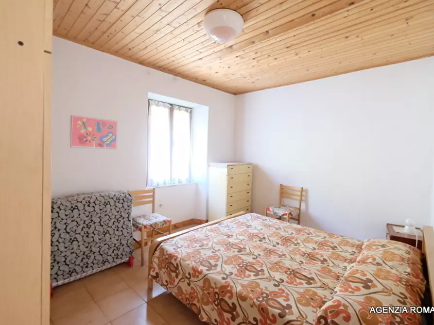 Immagine 12 di Rustico / casale in vendita  a Urbe