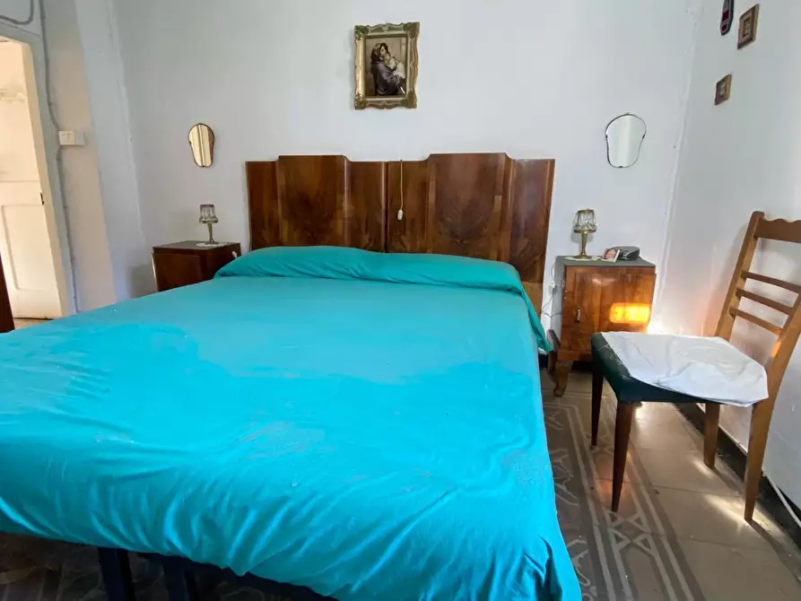 Immagine 10 di Bilocale in vendita  a Urbe