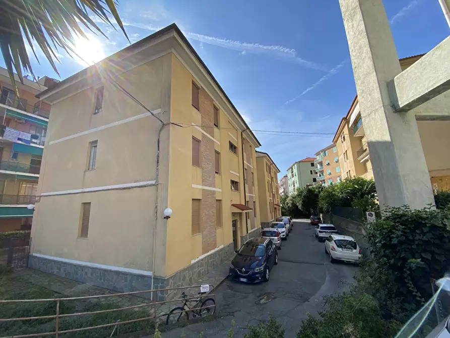 Immagine 2 di Quadrilocale in vendita  in Via Accinelli 3 a Varazze