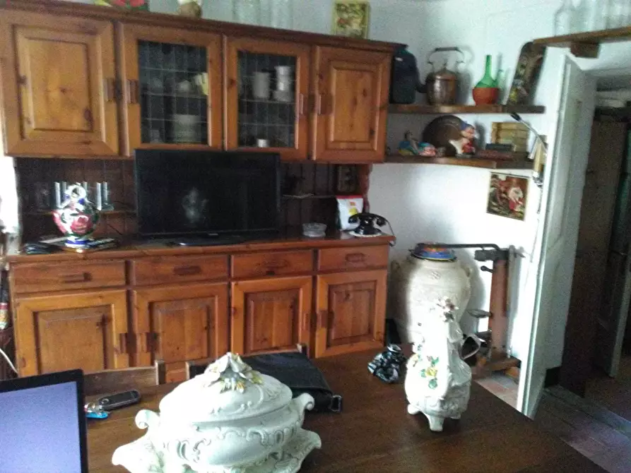 Immagine 9 di Quadrilocale in vendita  in Via al Castello 7 a Pareto