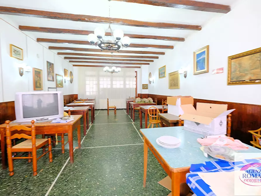 Immagine 8 di Palazzo in vendita  in Via Stefano Ramorino 14 a Urbe