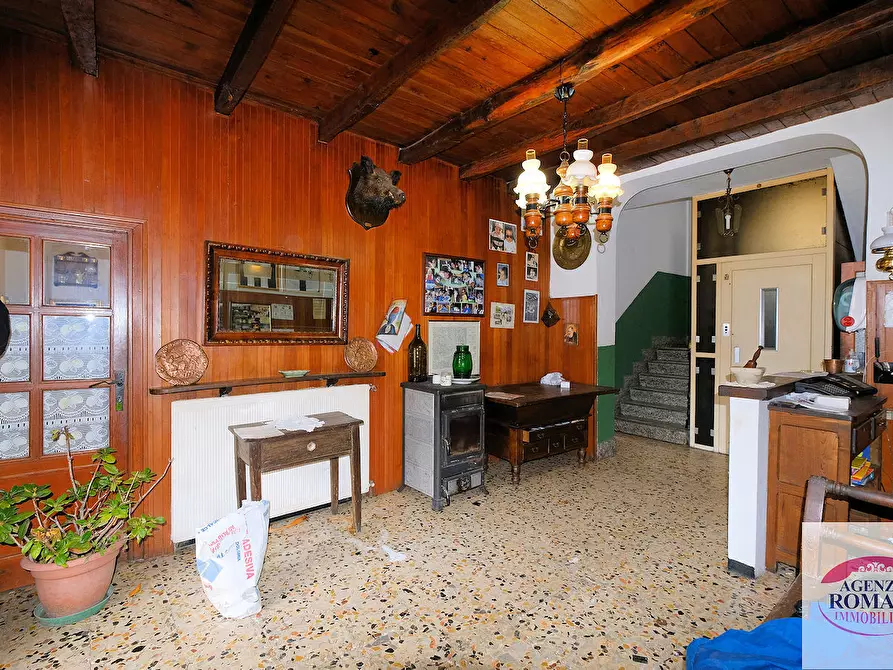 Immagine 14 di Palazzo in vendita  in Via Stefano Ramorino 14 a Urbe