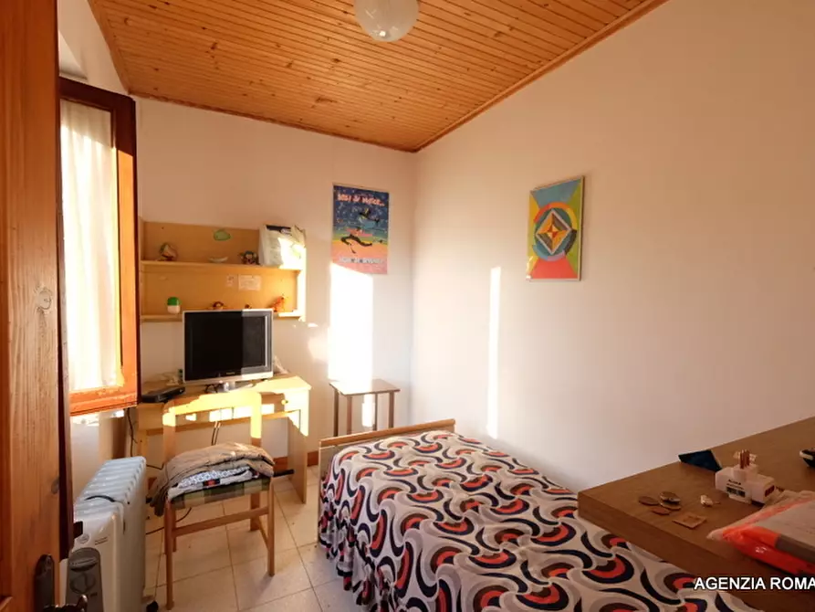 Immagine 9 di Rustico / casale in vendita  a Urbe