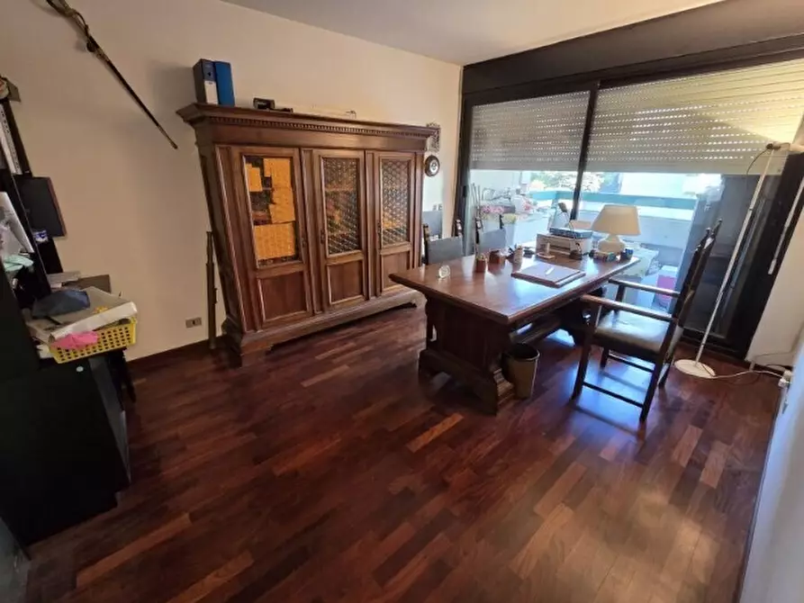 Immagine 7 di Pentalocale in vendita  in Via Emilio Salgari 461 a Genova