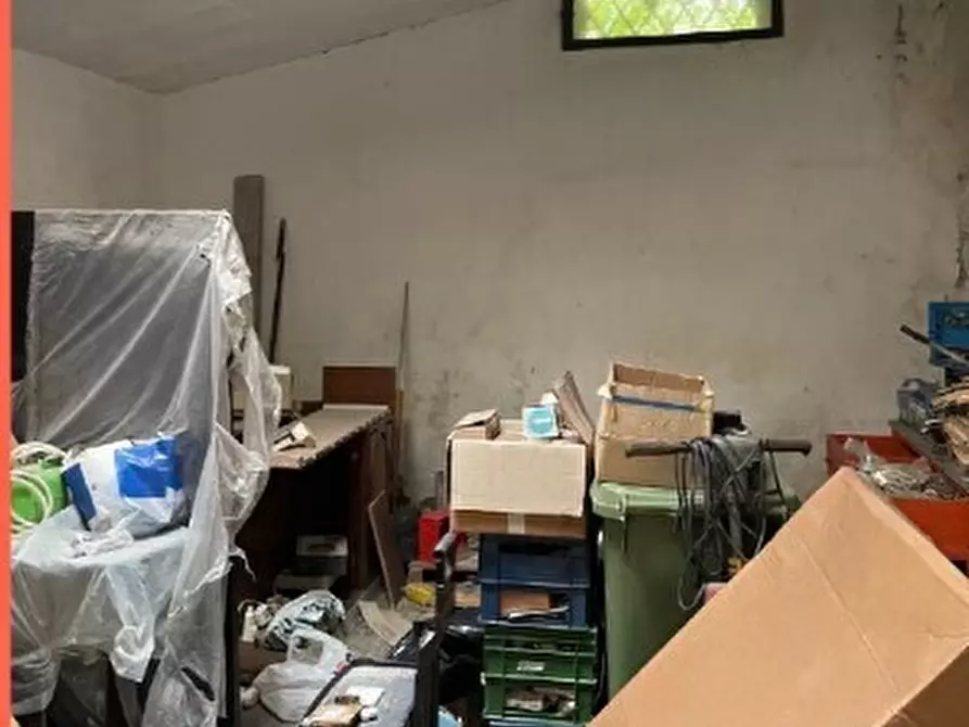 Immagine 3 di Magazzino in vendita  in Via Fereggiano 81 R a Genova