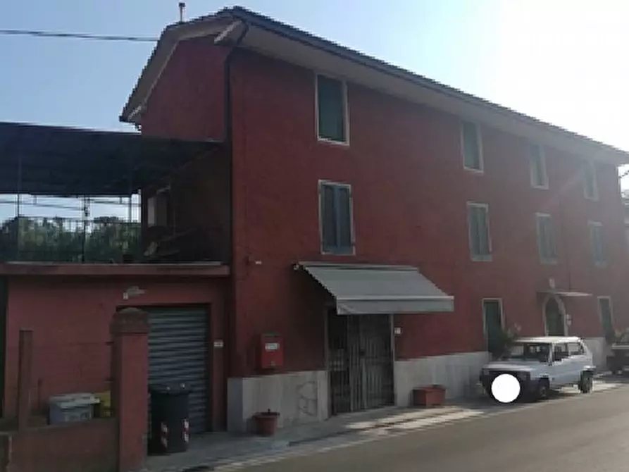 Immagine 1 di Porzione di casa in vendita  in SP1 6 a Camaiore