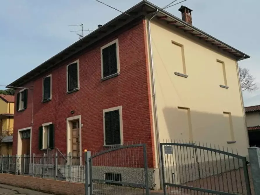 Immagine 1 di Villa in vendita  in Via Gaetano Darchini 6 a Imola