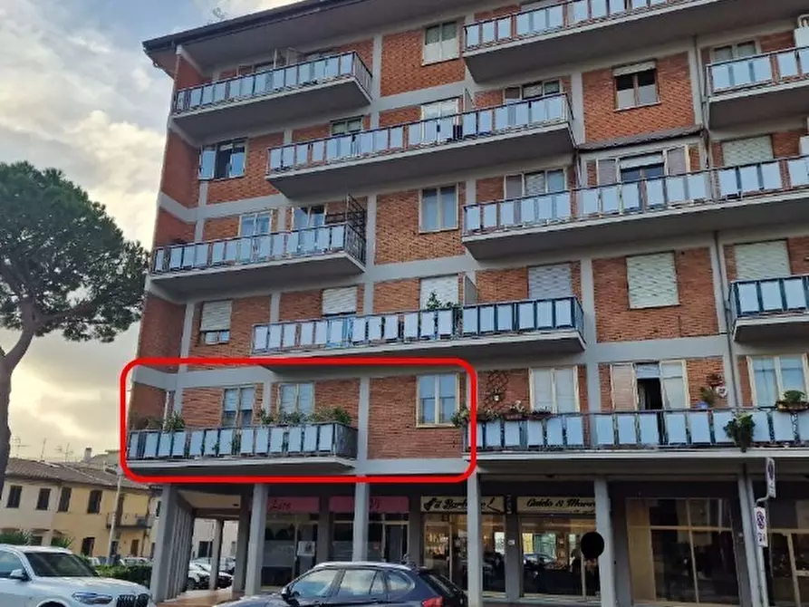 Immagine 1 di Pentalocale in vendita  in Via Francesco Ferrucci 342 a Prato