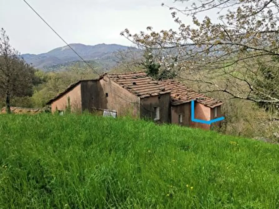 Immagine 1 di Trilocale in vendita  in Frazione Teviggio 14 a Varese Ligure