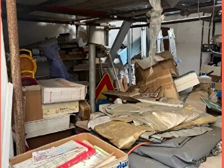 Immagine 5 di Magazzino in vendita  in Via Fereggiano 81 R a Genova