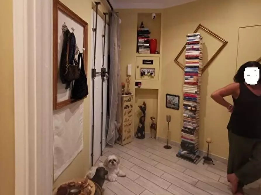 Immagine 3 di Pentalocale in vendita  in Via Giovanni Amendola 1A a Genova