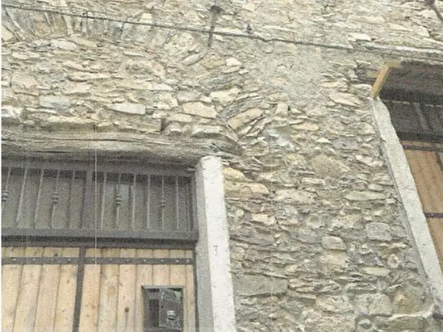 Immagine 3 di Magazzino in vendita  in Via Oratorio 3 a Caravonica