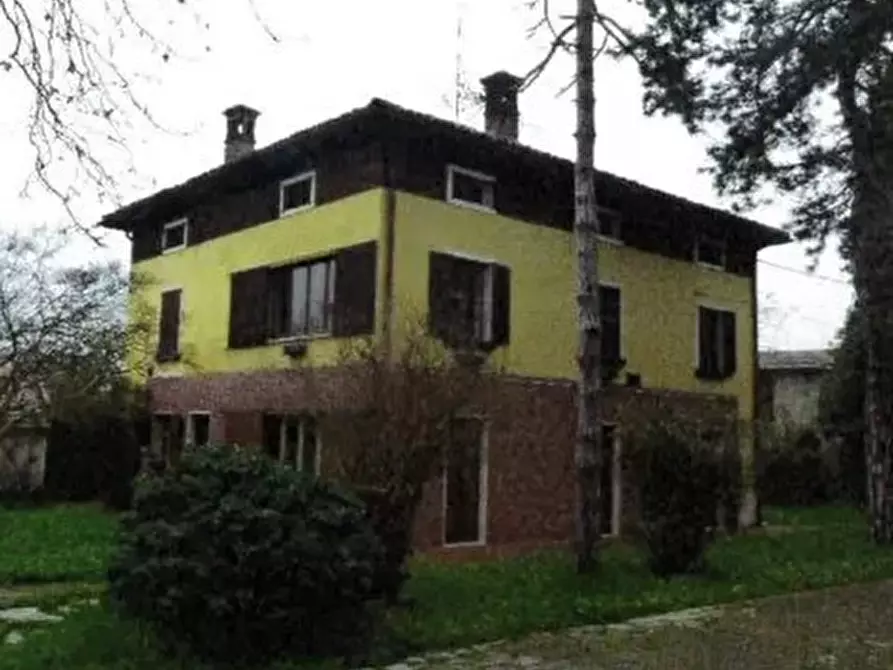 Immagine 1 di Villa in vendita  in Via Carlo Borra 6 a Alessandria