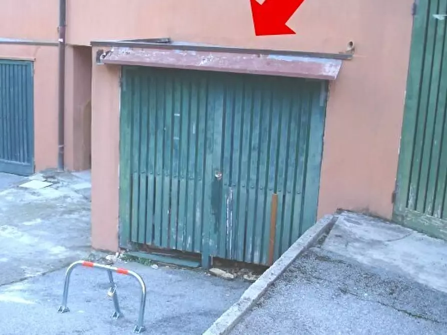 Immagine 3 di Garage in vendita  in Via del Roccolo 37/24 a Genova
