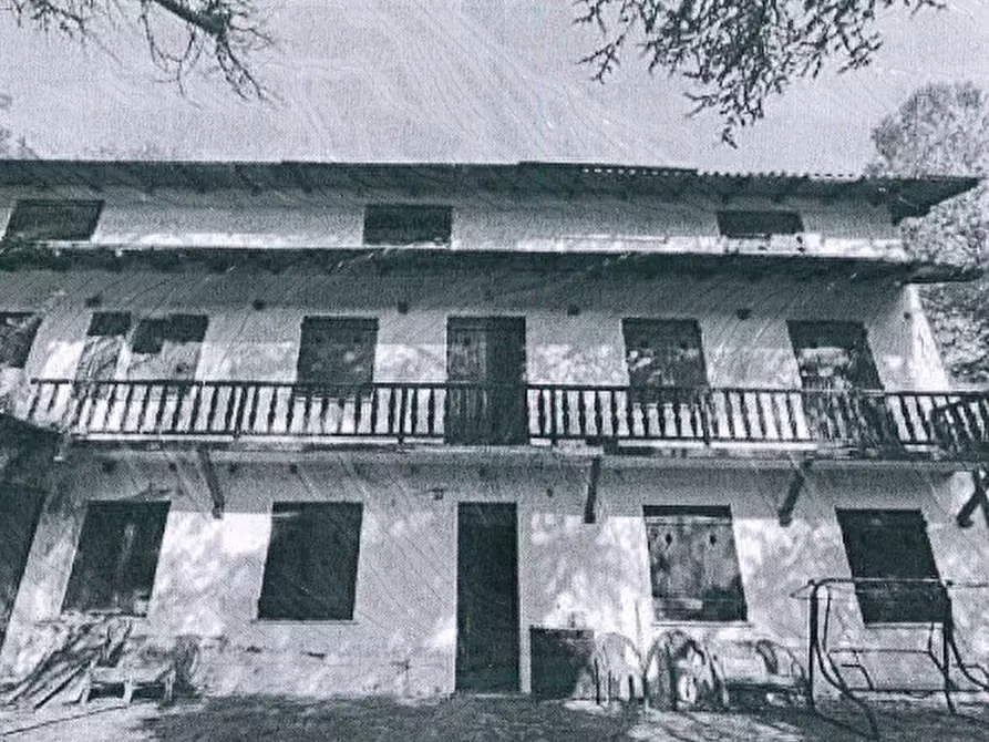 Immagine 1 di Villa in vendita  in Regione Vallerana 51 a Acqui Terme