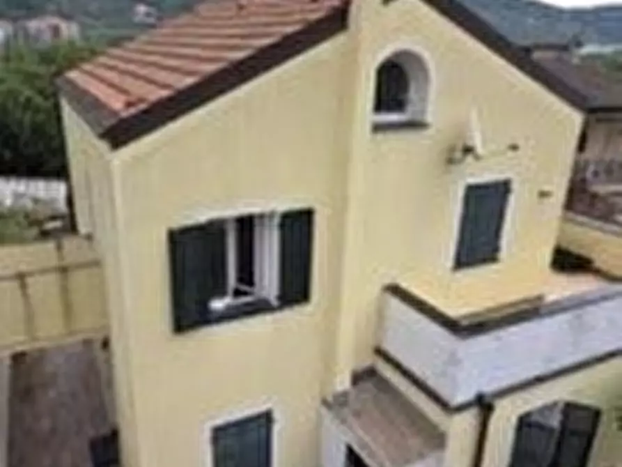 Immagine 1 di Villa in vendita  in Via 25 Aprile 44 a Quiliano