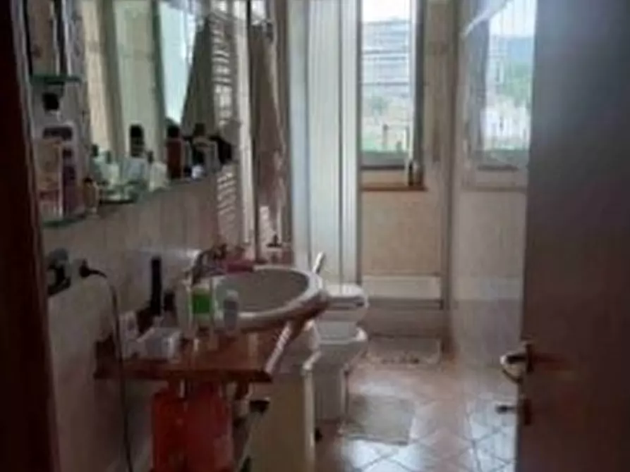 Immagine 9 di Pentalocale in vendita  in Via Elio Modigliani 19 a Genova