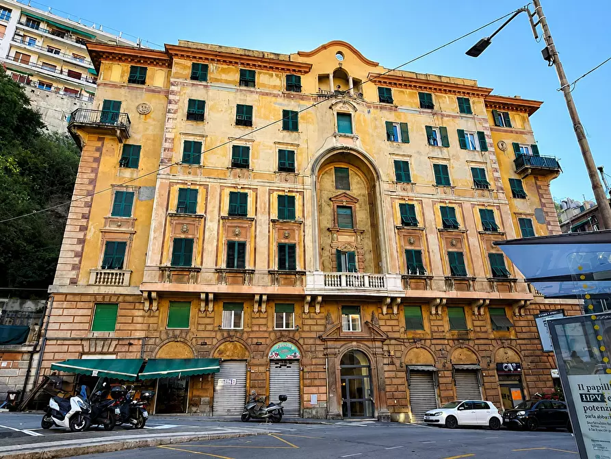 Immagine 1 di Trilocale in vendita  in Via Venezia 21/5 a Genova