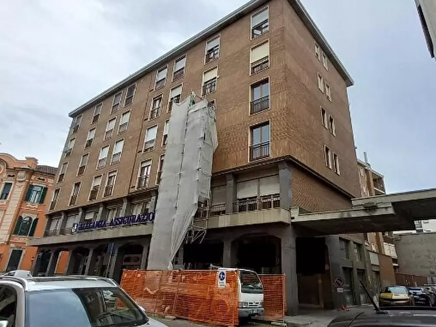 Immagine 1 di Locale commerciale in vendita  in Via Camillo Cavour 19 a Alessandria
