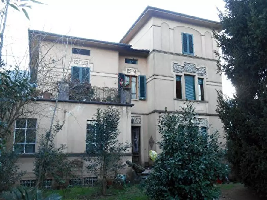 Immagine 1 di Villa in vendita  in Via della Repubblica 51 a Barga