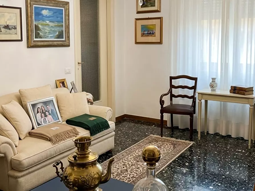 Immagine 7 di Pentalocale in vendita  in Viale Carlo Canepa 10 a Genova