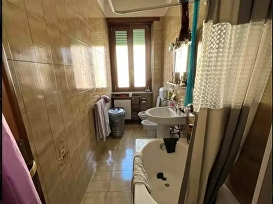 Immagine 8 di Pentalocale in vendita  in Via Bonzo 12 a Torino