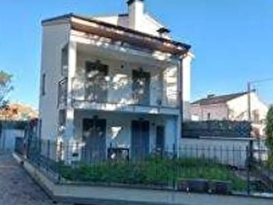 Immagine 1 di Porzione di casa in vendita  in Via M. Genlis 5 a Albenga