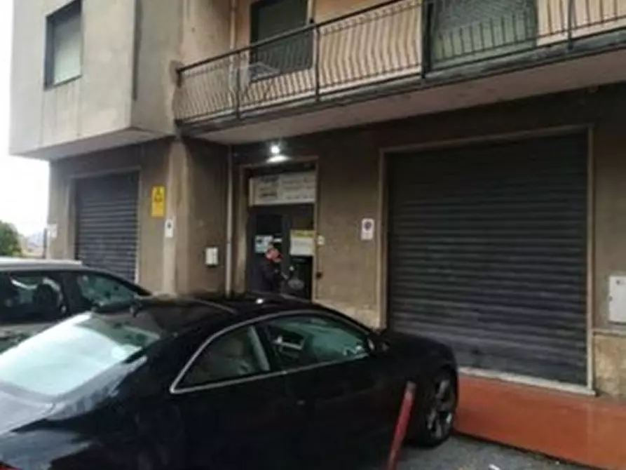Immagine 1 di Locale commerciale in vendita  in Via Isorelle 40 a Savignone