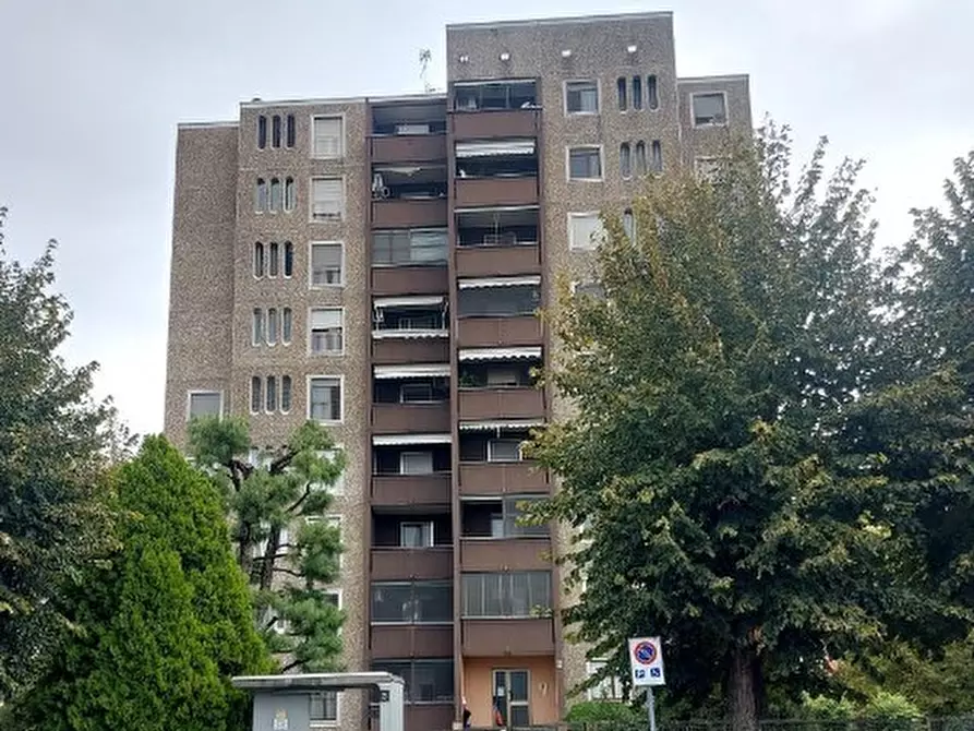 Immagine 1 di Pentalocale in vendita  in Via Ludovico Ariosto 5B a Trezzano Sul Naviglio