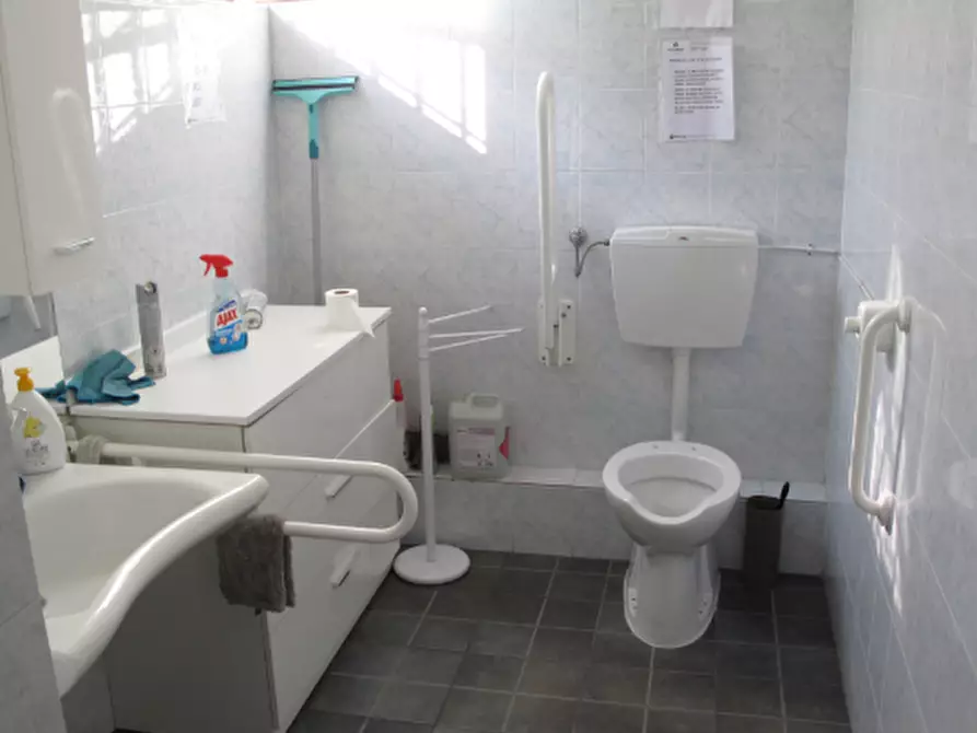 Immagine 6 di Locale commerciale in vendita  in Via Privata Don Mario Bordo 9 a Serra Riccò