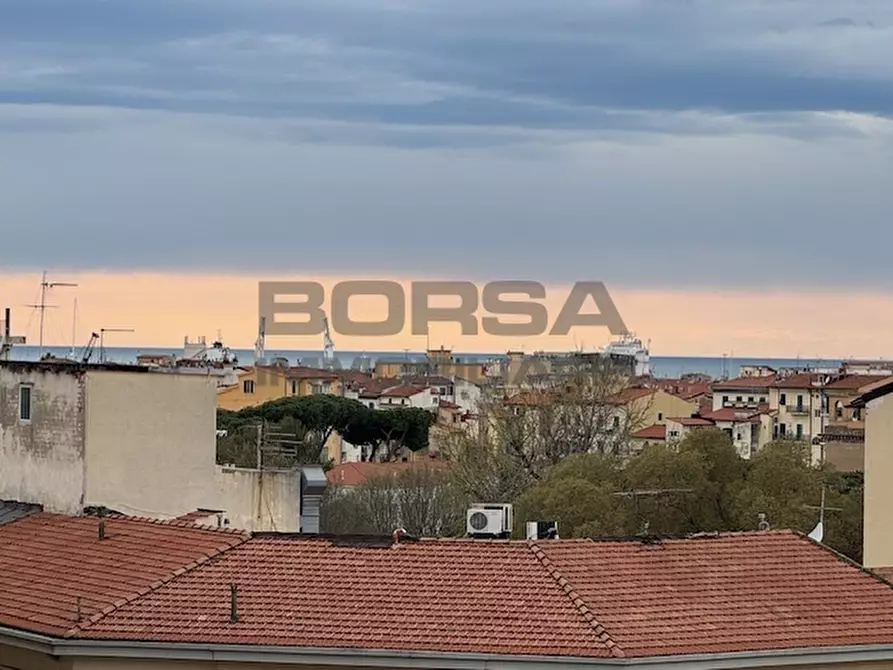 Immagine 17 di Appartamento in vendita  in Piazza Attias 48 a Livorno