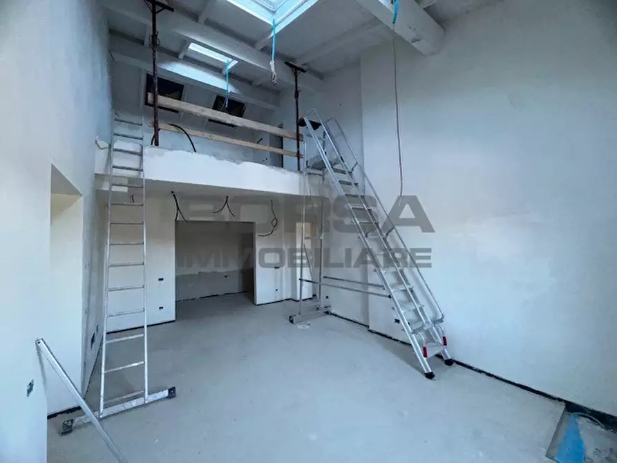 Immagine 1 di Pentalocale in vendita  in Via Ombrosa 8 a Livorno