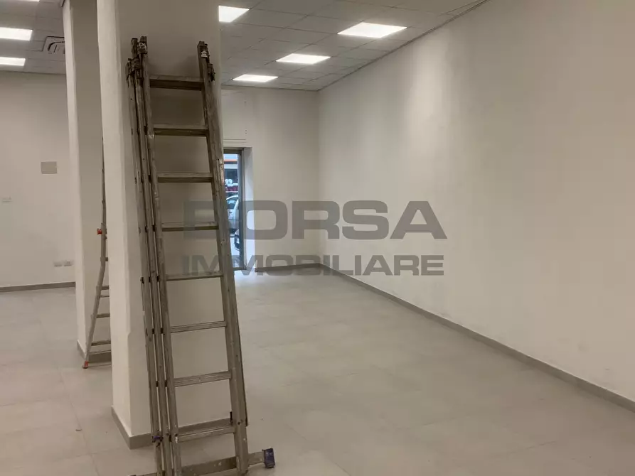 Immagine 5 di Capannone industriale in vendita  in Via Buontalenti 10 a Livorno