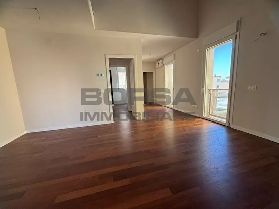 Immagine 1 di Appartamento in vendita  in Piazza Attias 21/C a Livorno
