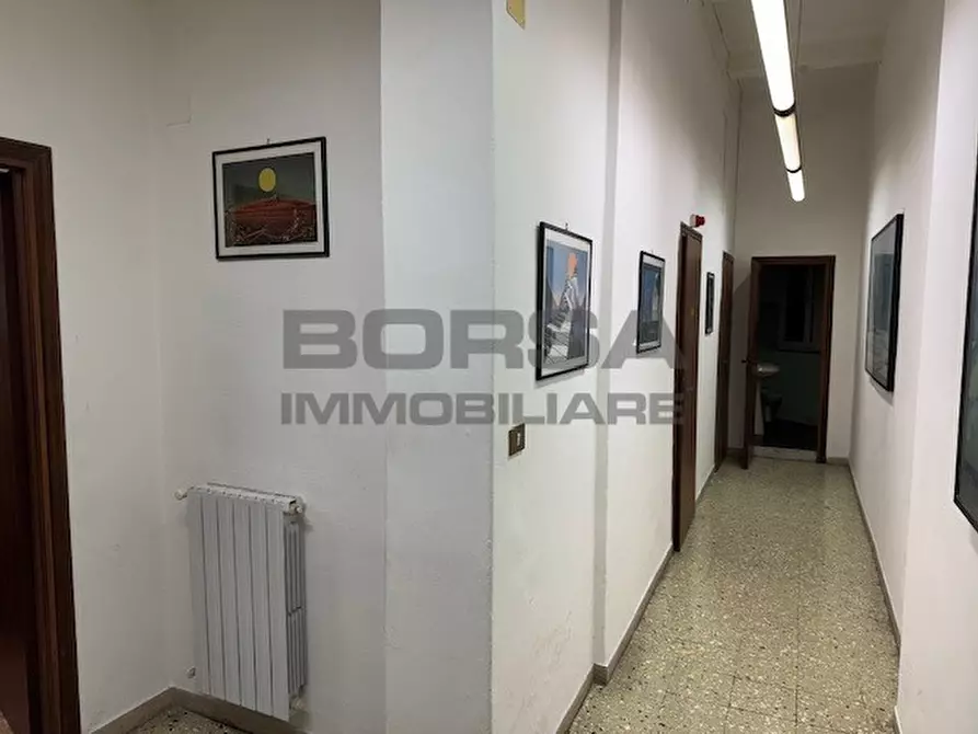 Immagine 2 di Ufficio in vendita  a Livorno