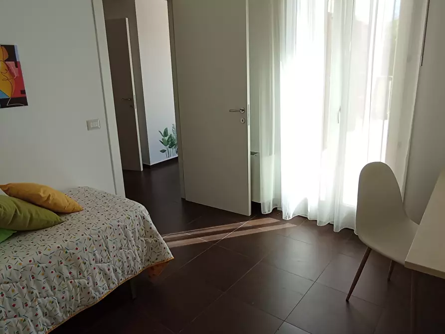 Immagine 19 di Pentalocale in affitto  a Ragusa