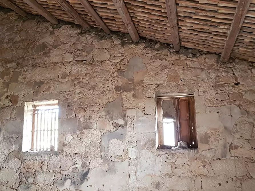 Immagine 10 di Rustico / casale in vendita  a Ragusa