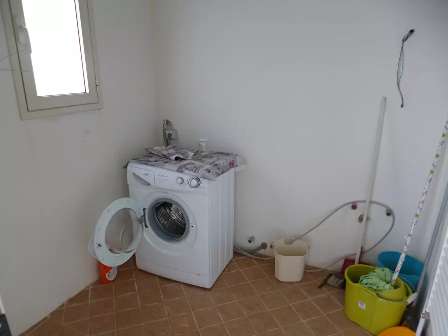 Immagine 11 di Stanza singola in affitto  a Ragusa