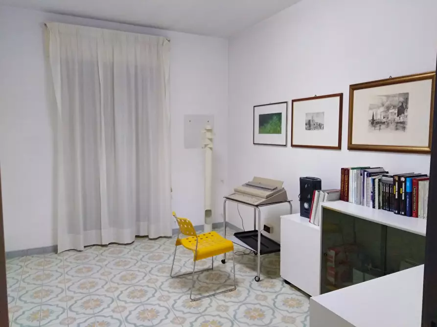 Immagine 8 di Pentalocale in vendita  a Ragusa