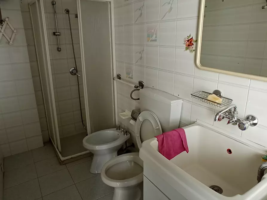 Immagine 18 di Pentalocale in vendita  a Ragusa