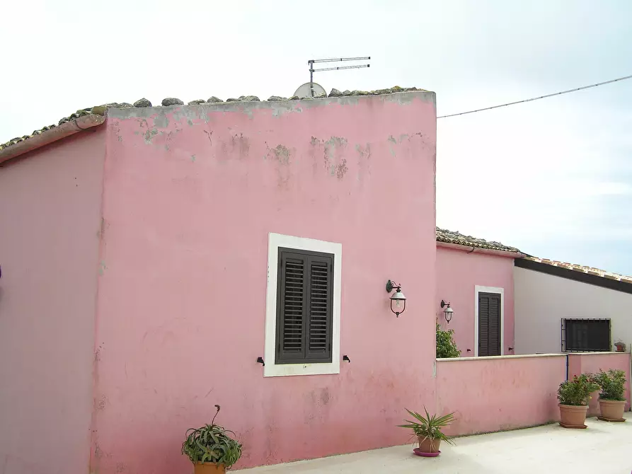 Immagine 22 di Casa indipendente in vendita  a Ragusa