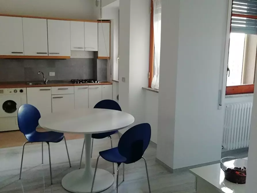 Immagine 6 di Trilocale in affitto  a Ragusa