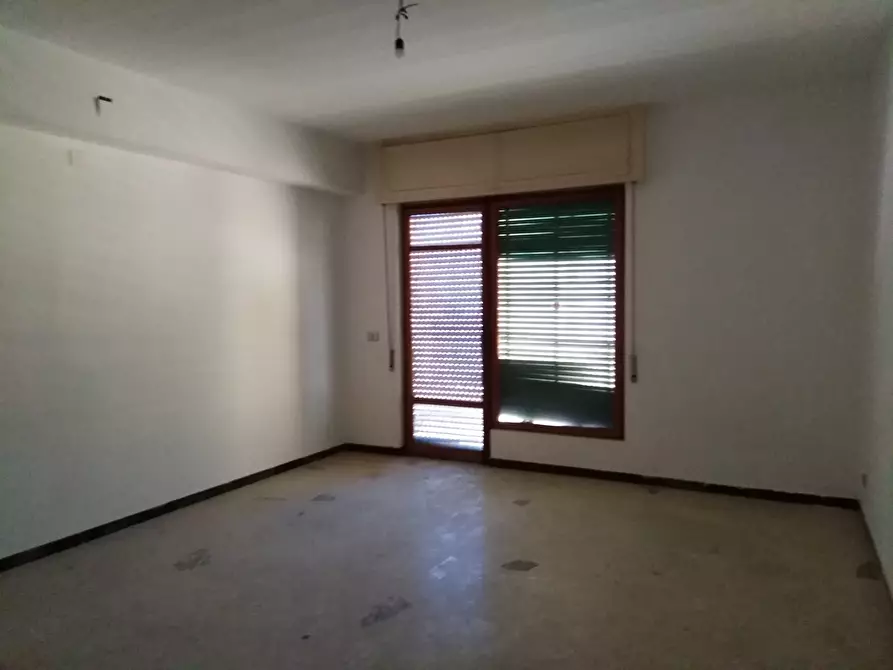 Immagine 6 di Ufficio in affitto  a Ragusa