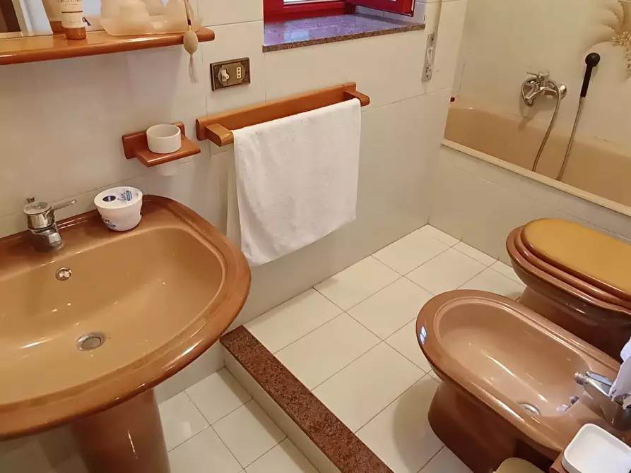 Immagine 12 di Casa bifamiliare in vendita  a Ragusa