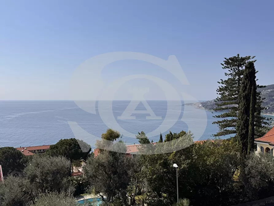 Immagine 14 di Bilocale in vendita  in Via Padre Semeria 54 a Ospedaletti