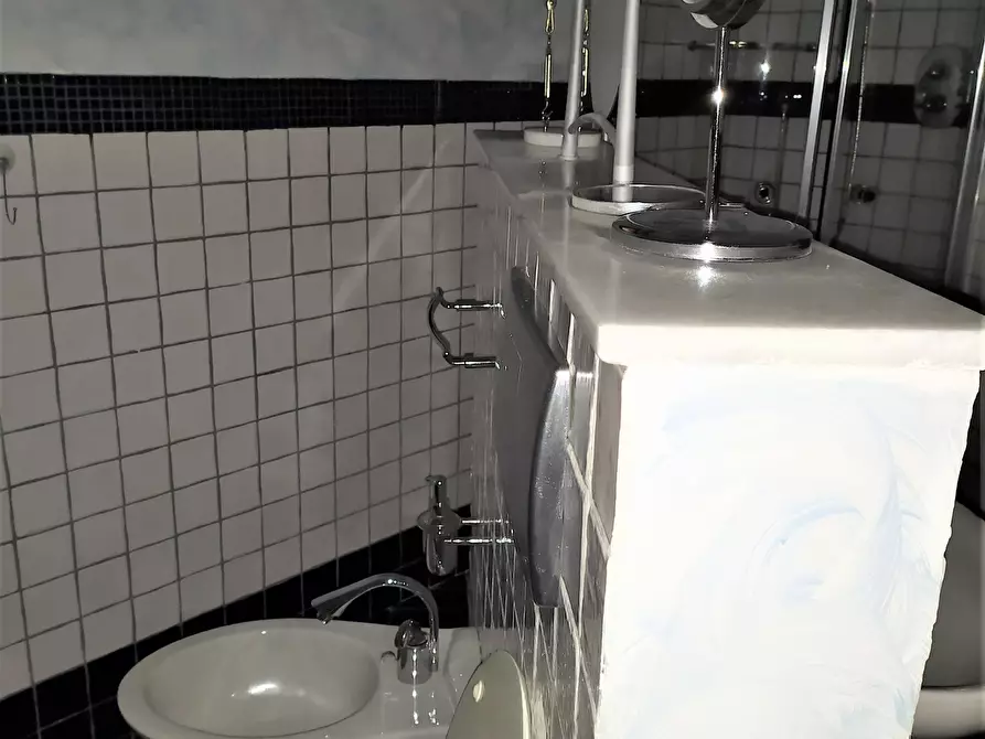 Immagine 12 di Bilocale in vendita  in Via Chiusi 175 a Cesena