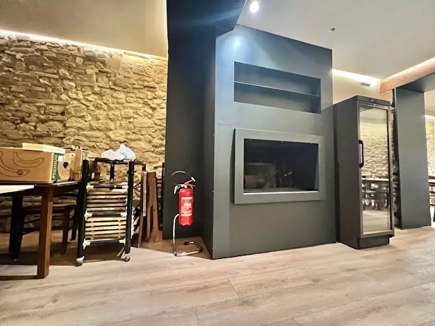 Immagine 35 di Locale commerciale in vendita  a Bertinoro