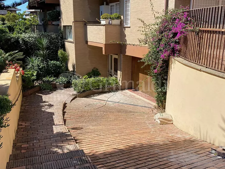 Immagine 11 di Garage in vendita  in VIA PEGASO 2 a Anzio